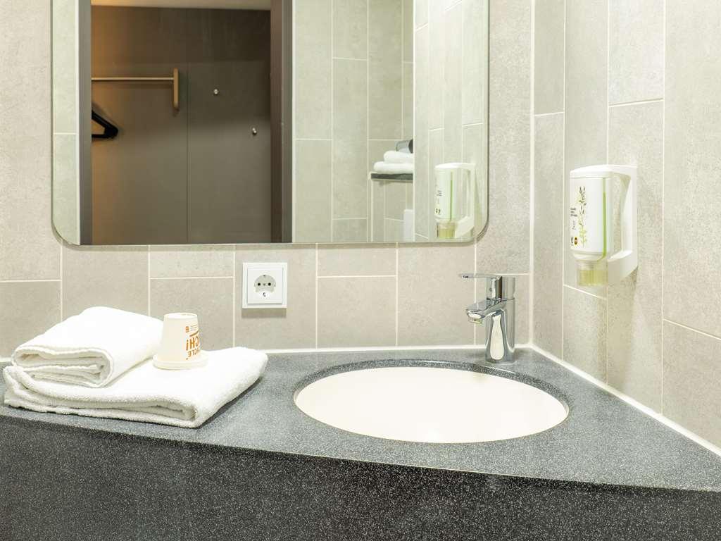 B&B Hotel Mannheim-Neuostheim الغرفة الصورة